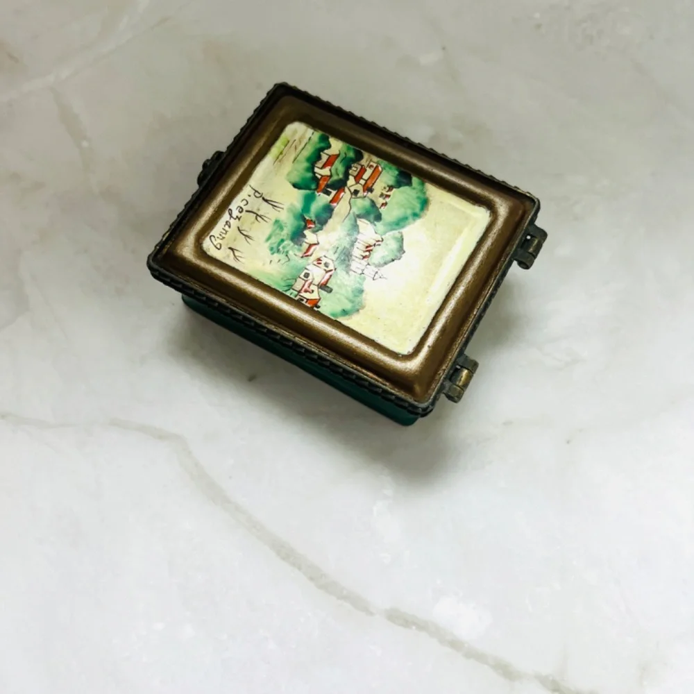 Picezanng Trinket Box. Vintage painting trinket box. Artwork Trinket box. Kelvin - Picture 4 of 6